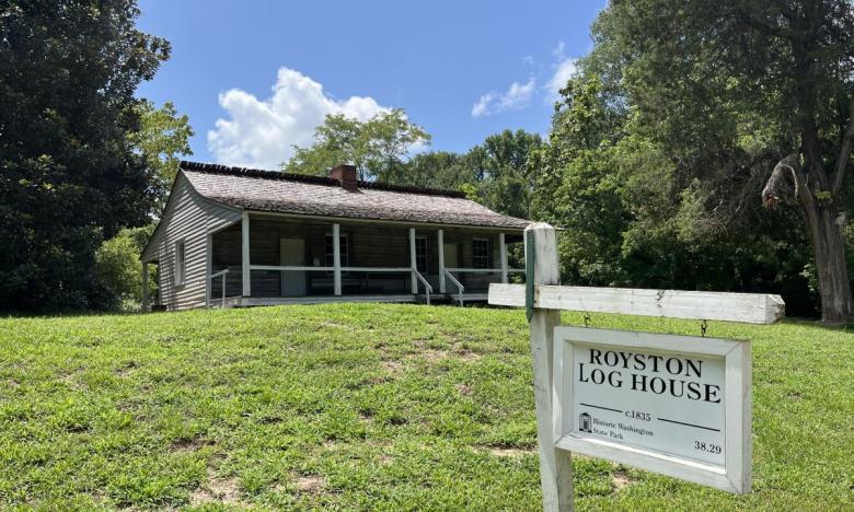 Historic Washington State Park has the largest collection of 19th-century buildings in Arkansas. Among them is the Royston Log House from 1835. 